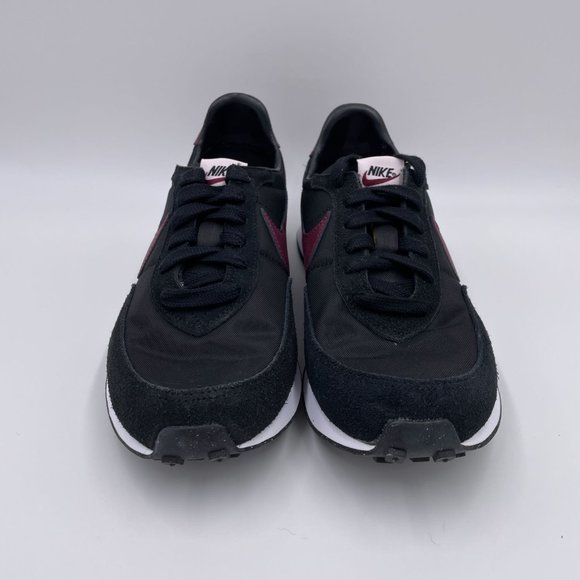 Nike Waffle Trainer 2 Black / Dark Beetroot Womens Shoes - Picture 3 of 8